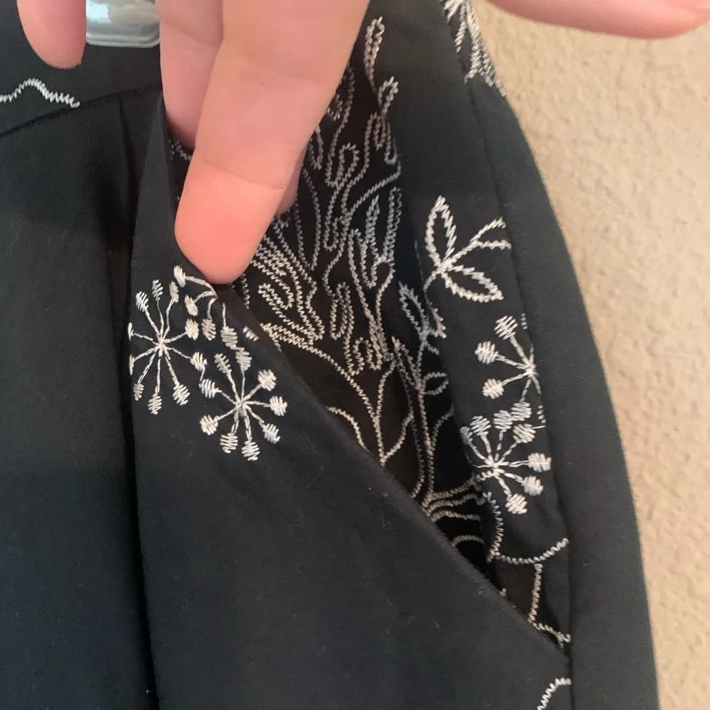 Gianni Bini black skirt with embroidery. Size 6.